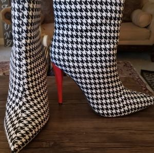 Black/White Plaid Bootie